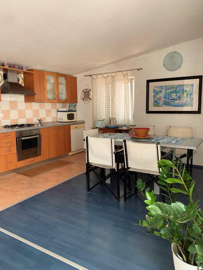 Apartman M&M Apartment Паг Екстериор снимка